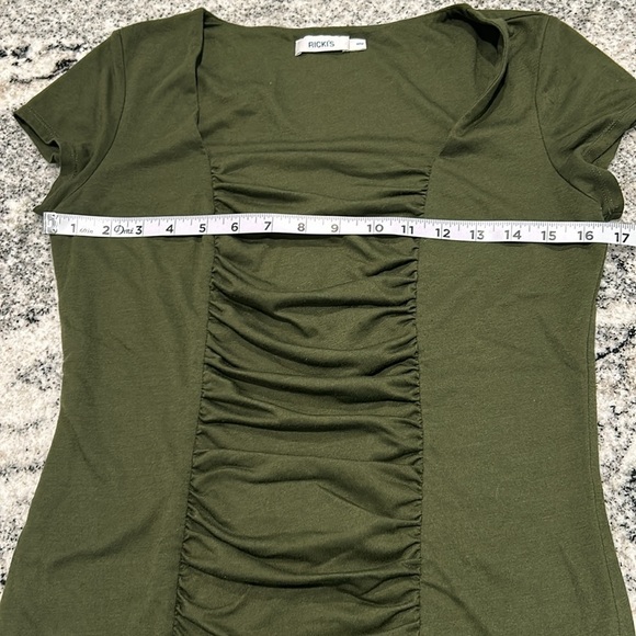 Ricki’s size M, dark green, with rushing in the front - Picture 9 of 11